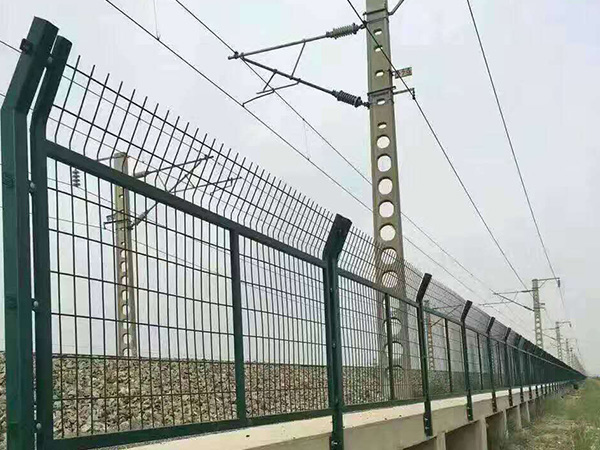 高鐵加高防護柵欄圖片1 高鐵加高防護柵欄圖片1