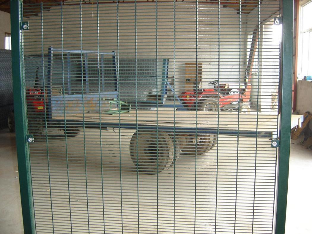 加密防攀爬護欄網圖片2