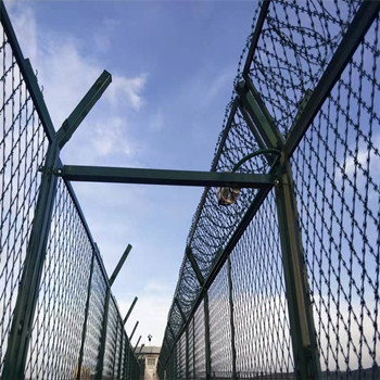 監獄蛇腹型刀刺隔離網、焊接防攀爬隔離網價格、監獄金屬隔離網